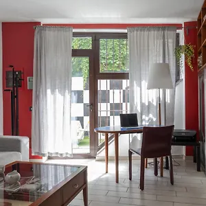 https://spazioso-appartamento-in-villa.it-lombardy.com